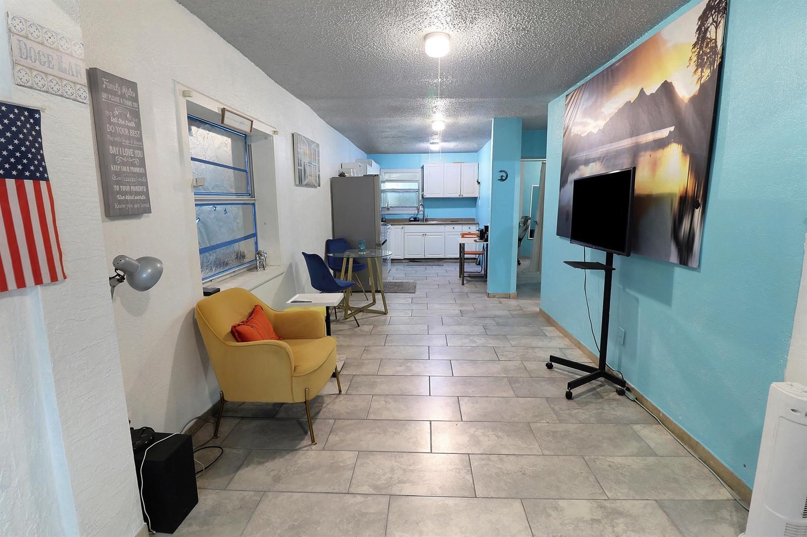 207 SW 4TH Street, Deerfield Beach FL 33441 photo 5