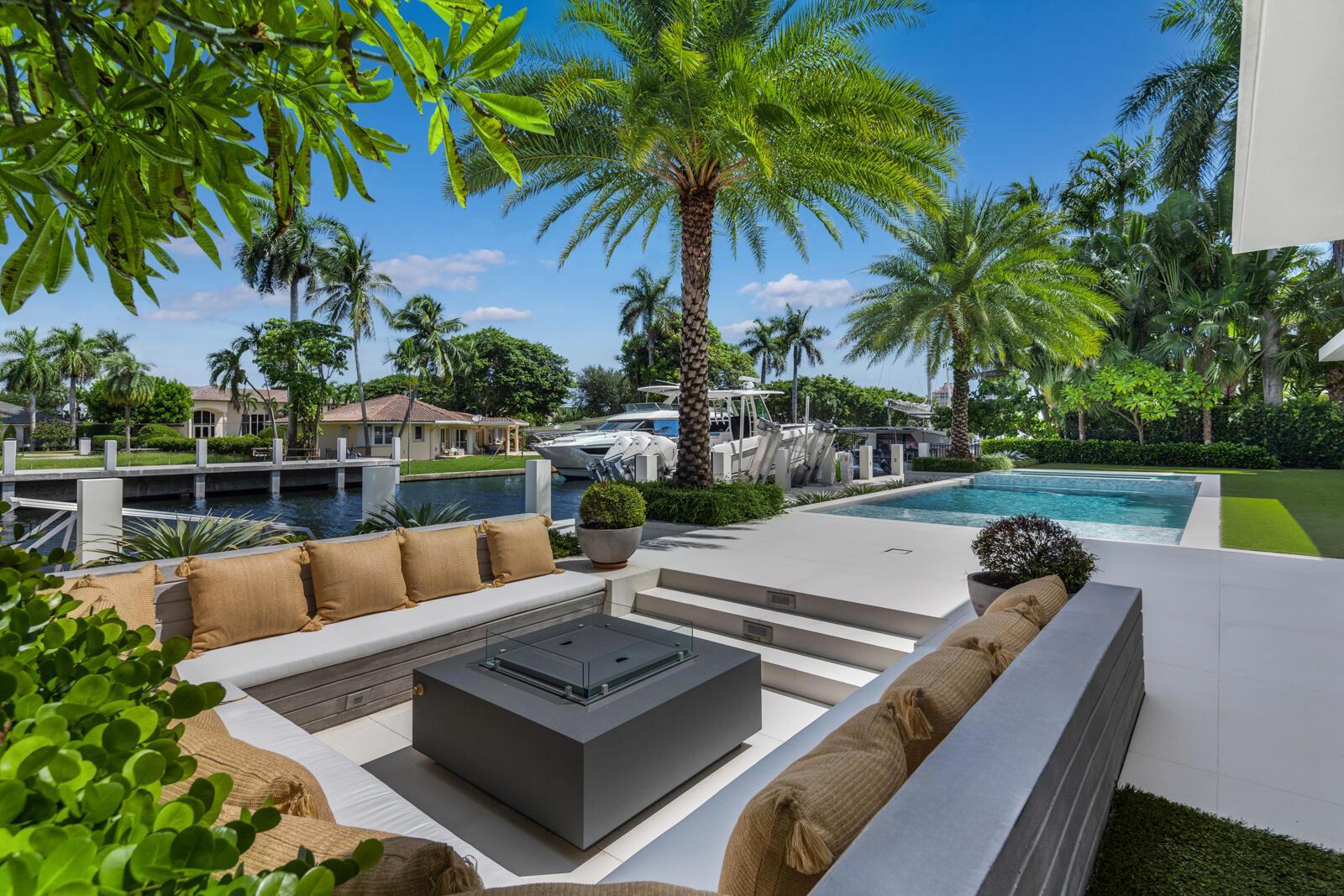 2423 Castilla Isle, Fort Lauderdale FL 33301