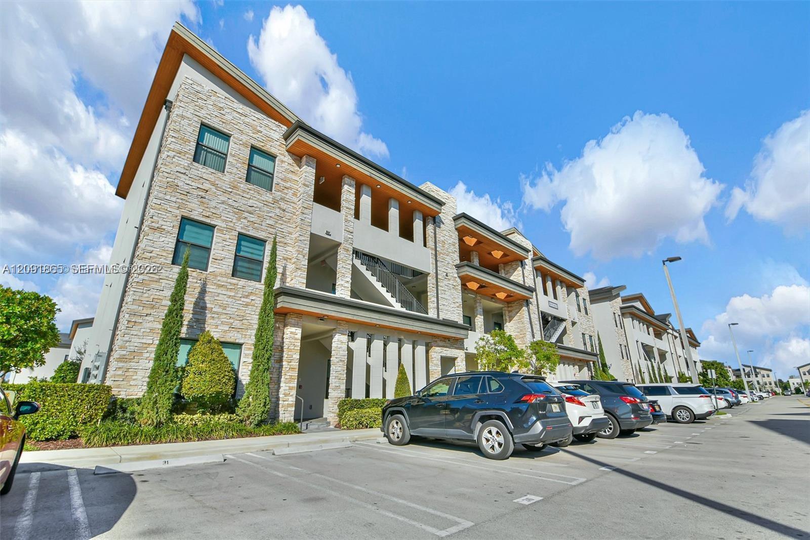 7805 NW 104th Ave # 32, Doral FL 33178