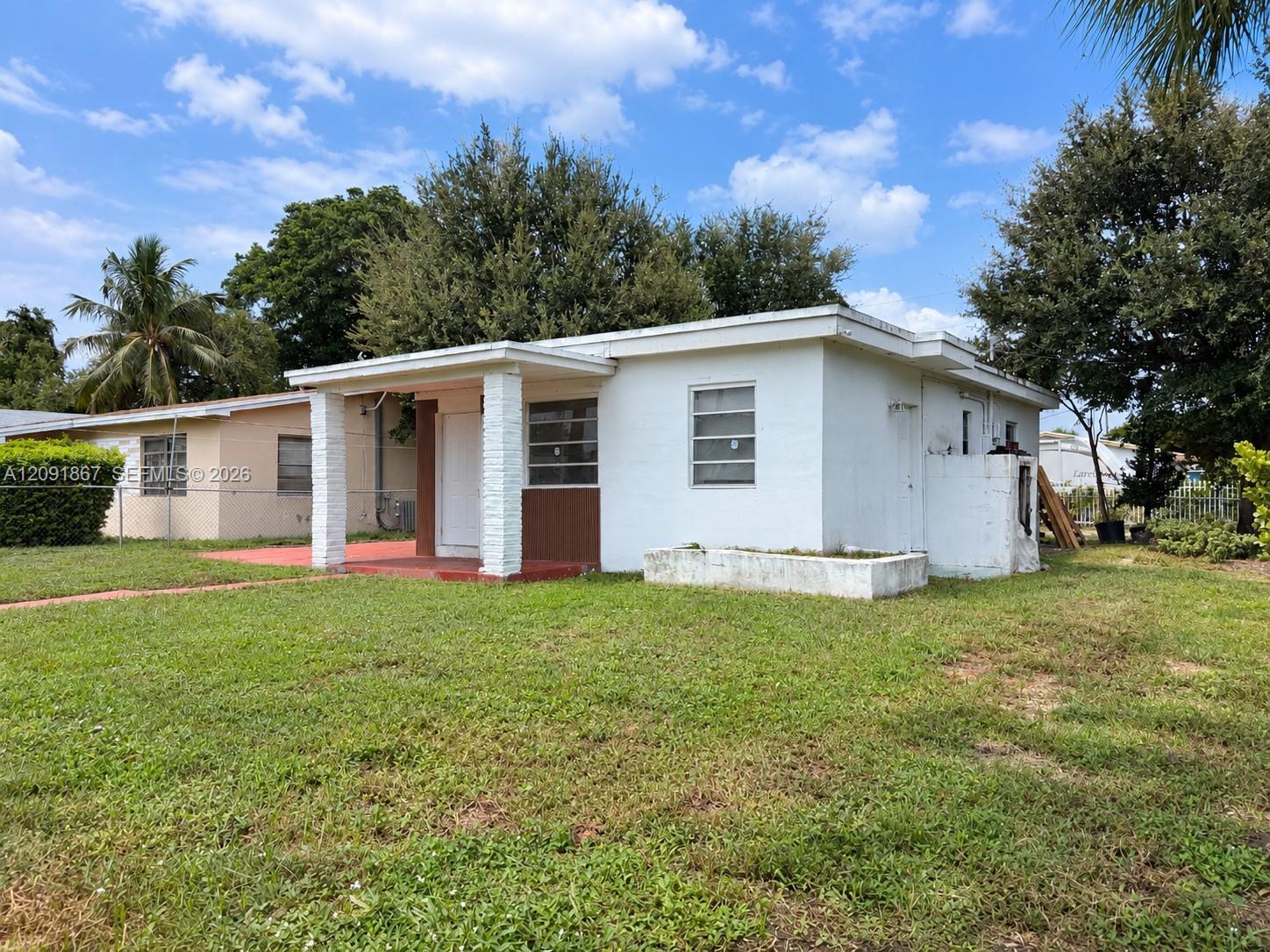 1525 NE 154th St # 1525, North Miami Beach FL 33162 photo 2