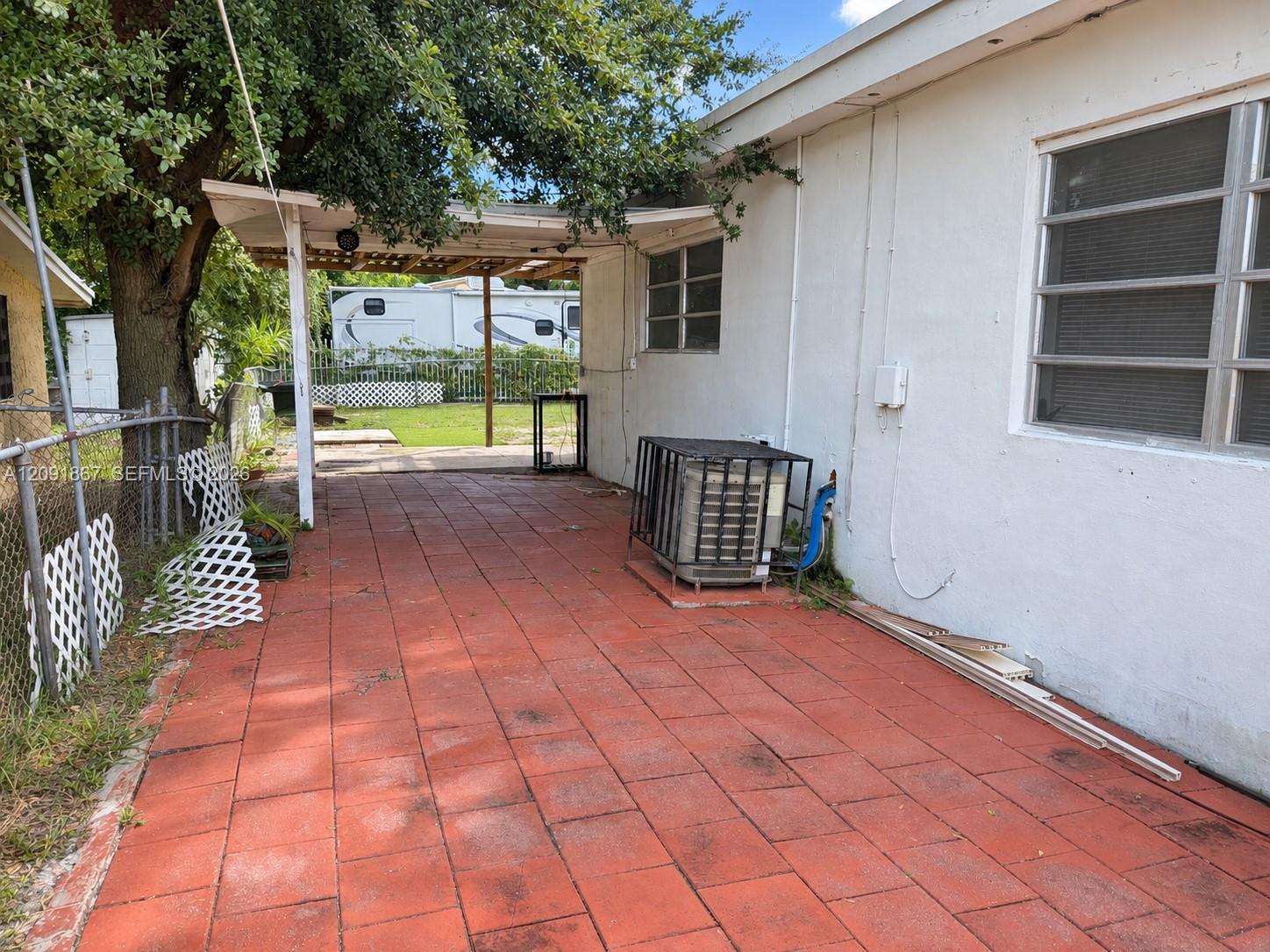 1525 NE 154th St # 1525, North Miami Beach FL 33162 photo 4