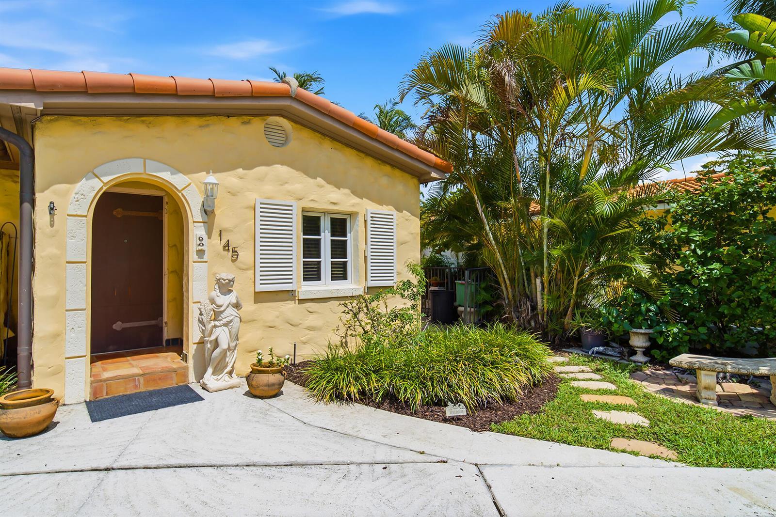 145 NE Spanish Court, Boca Raton FL 33432 photo 3