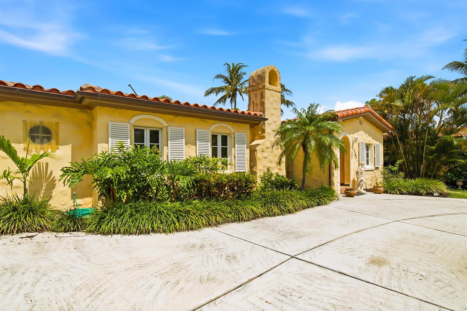 145 NE Spanish Court, Boca Raton FL 33432 photo 4