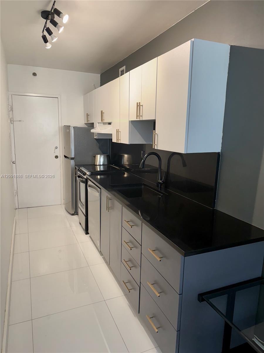 100 Lincoln Rd # 418, Miami Beach FL 33139 photo 3