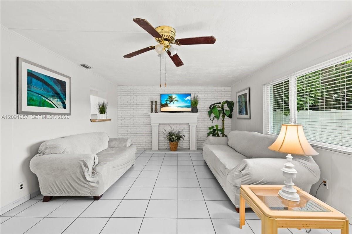 Pembroke Pines, FL 33023 photo 4