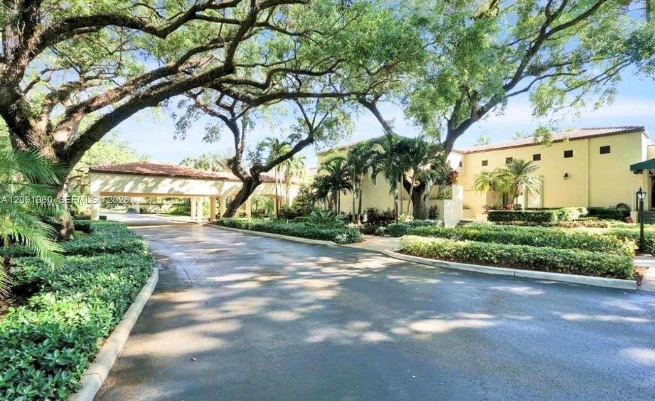 9340 Lagoon Pl # 205, Davie FL 33324 photo 2