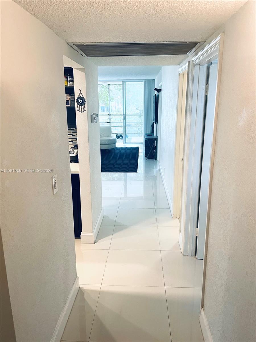 9340 Lagoon Pl # 205, Davie FL 33324 photo 4