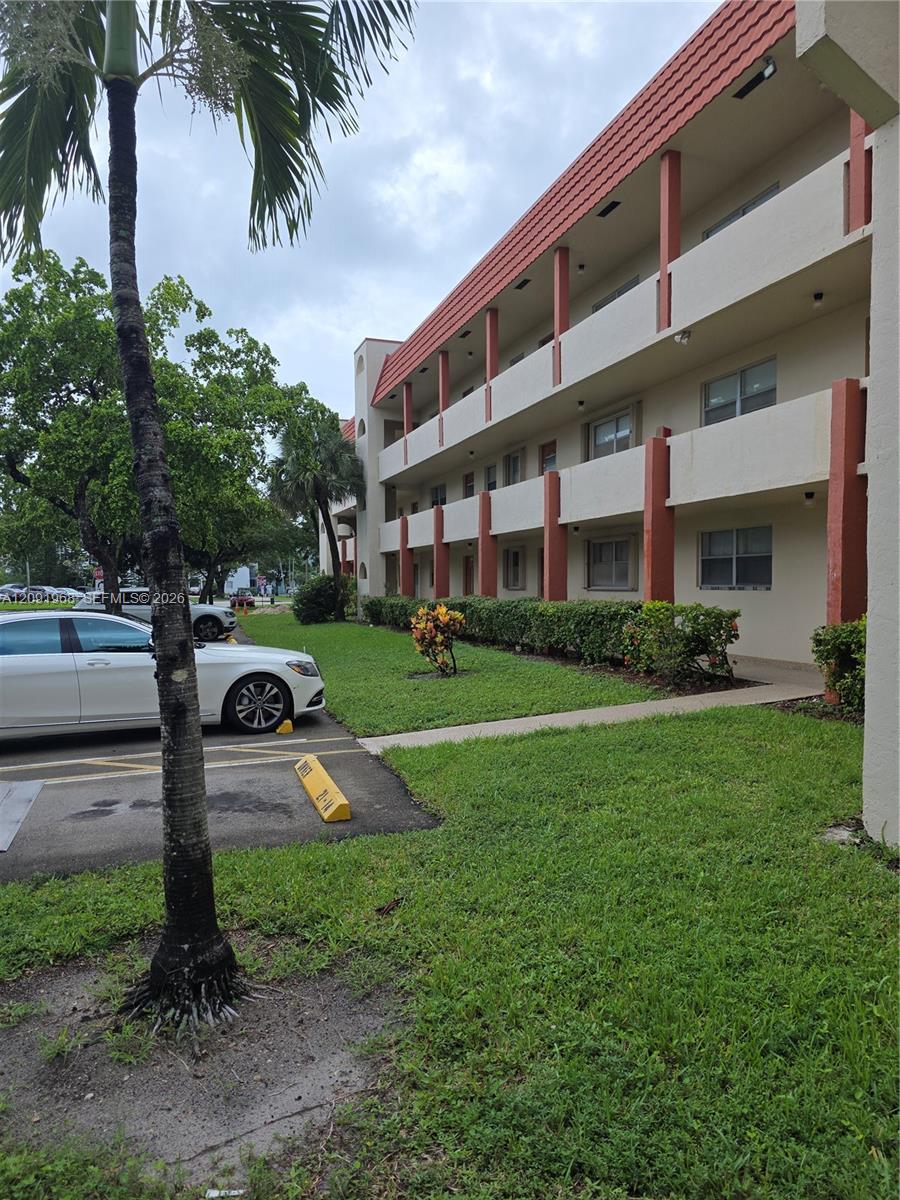 3071 E Sunrise Lakes Dr # 107, Sunrise FL 33322