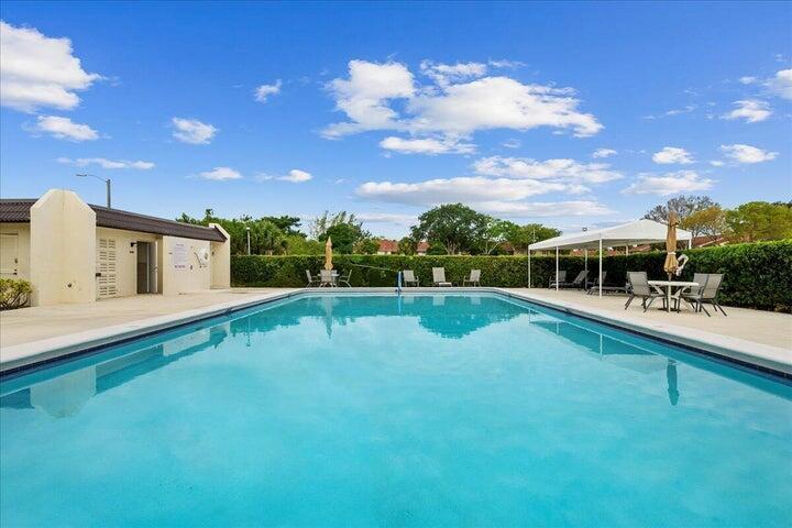 160 LAKE FRANCES Drive, West Palm Beach FL 33411 photo 4