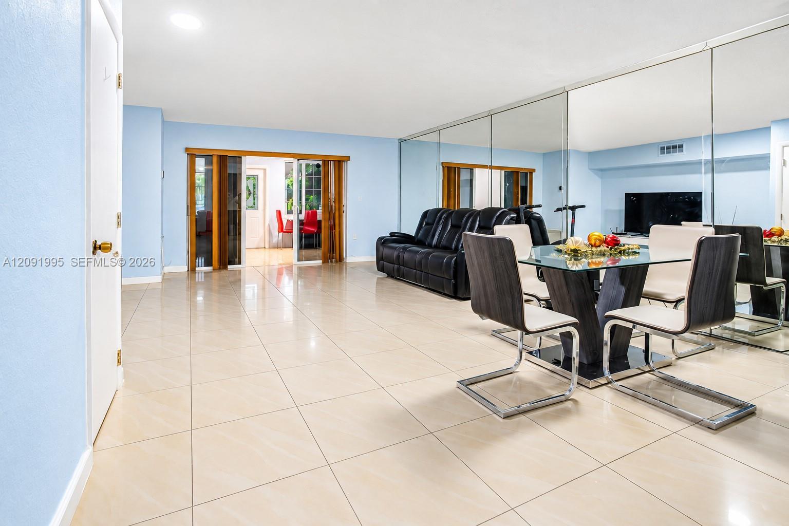 7000 W 15th Ct, Hialeah FL 33014 photo 4