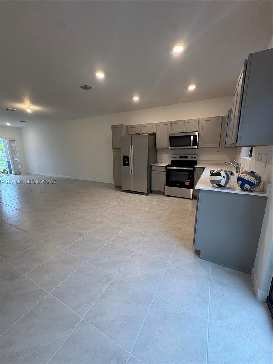 1435 NE 4th Ave # 0, Florida City FL 33034