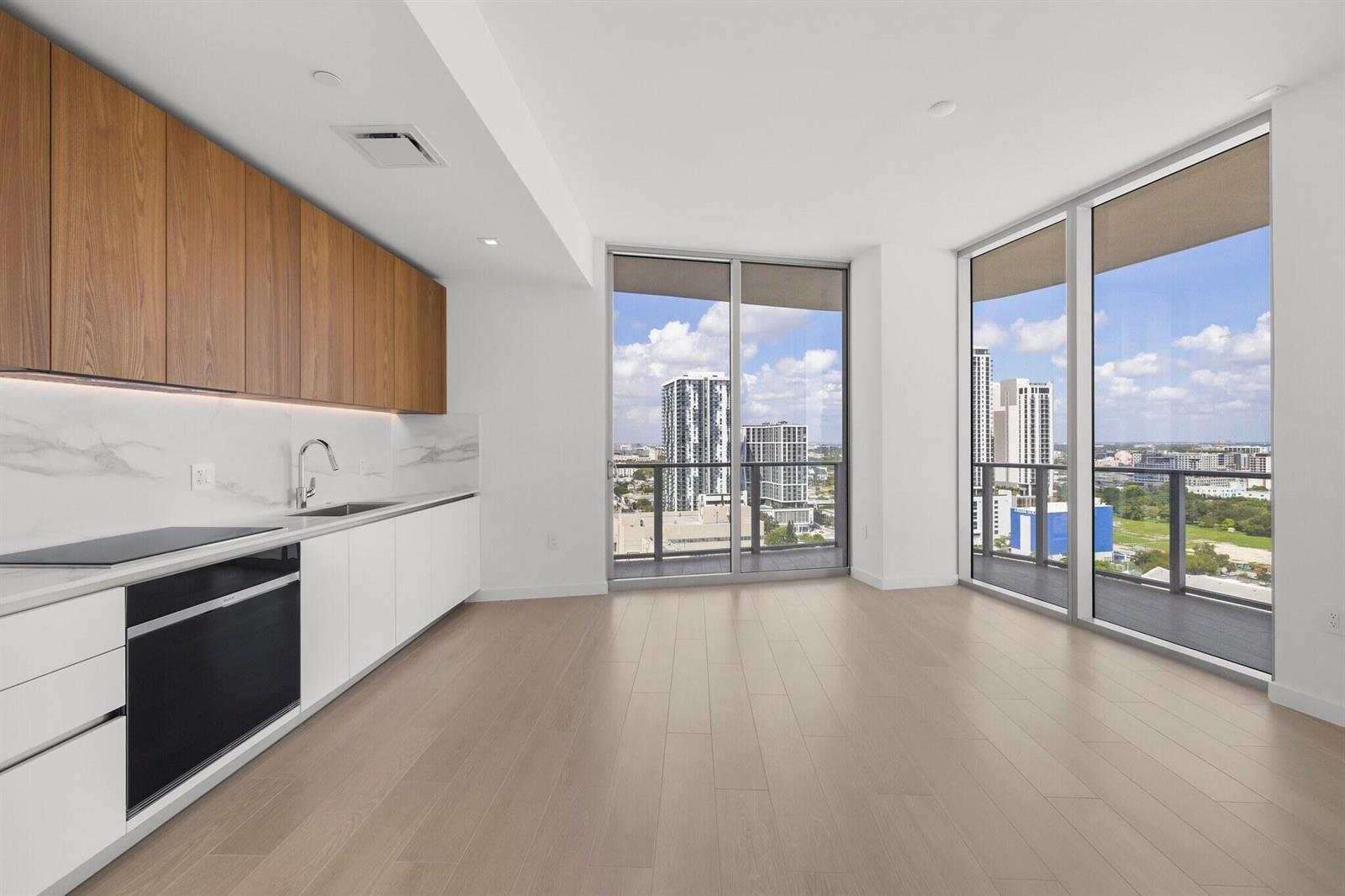 1400 Biscayne Boulevard # 2007, Miami FL 33132 photo 2