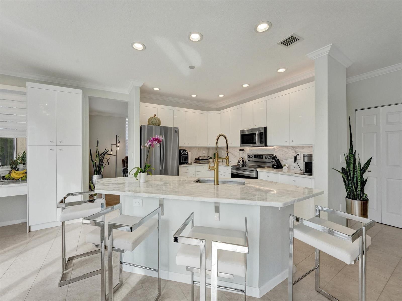 2111 RESTON Circle, Royal Palm Beach FL 33411 photo 4
