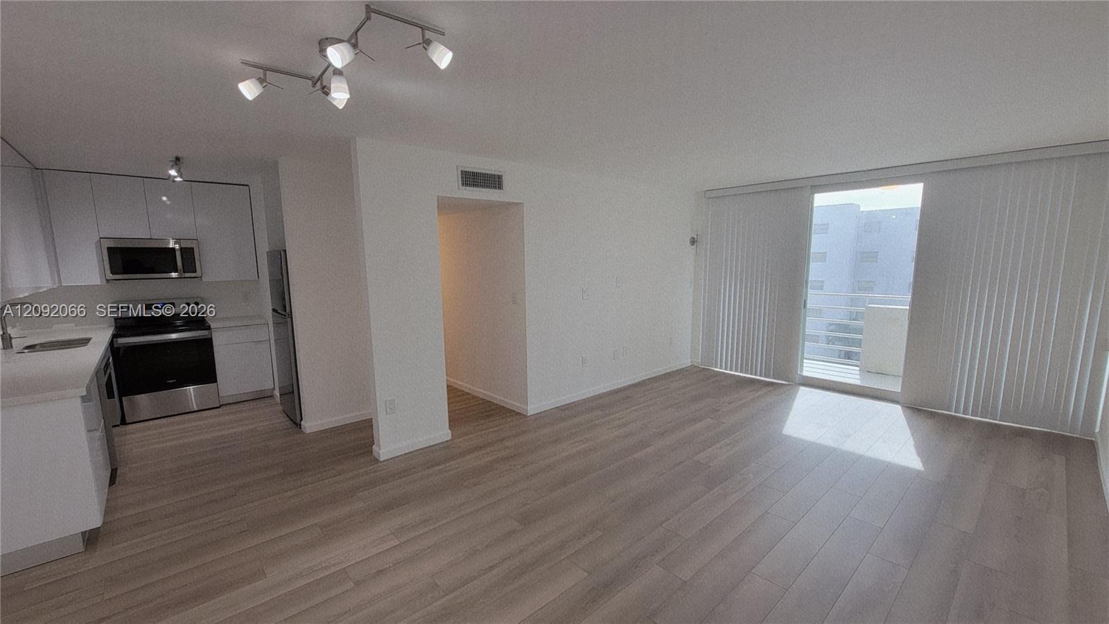 8050 NW 8th St # 1407, Miami FL 33126 photo 5