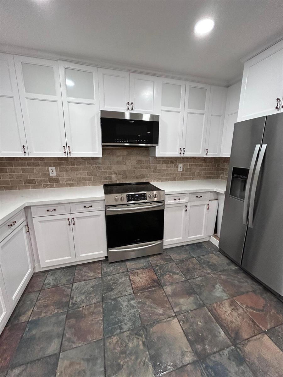 6105 BIRCH Drive, Fort Pierce FL 34982 photo 2