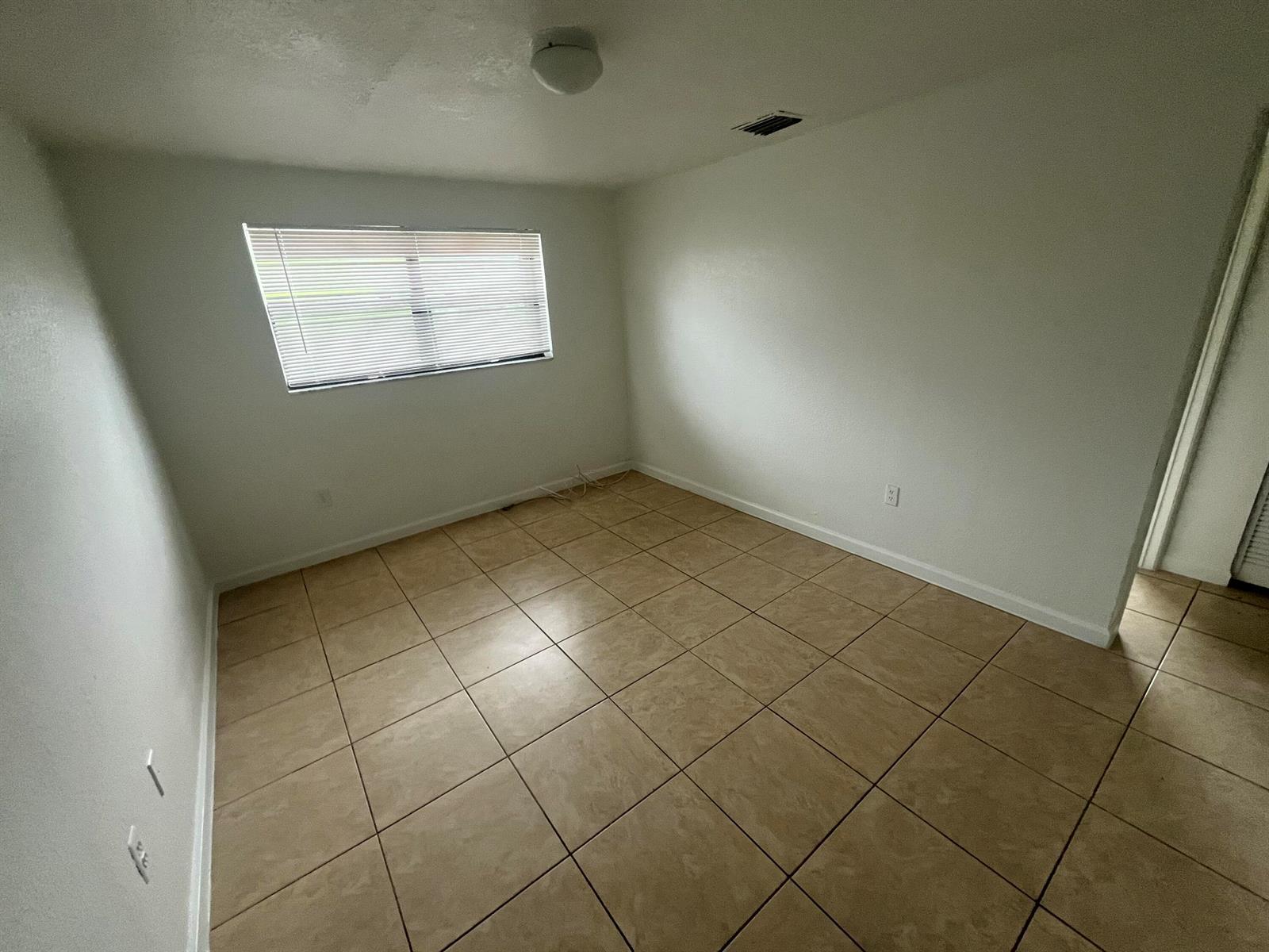 421 NW 7TH Terrace # 1, Fort Lauderdale FL 33311 photo 2
