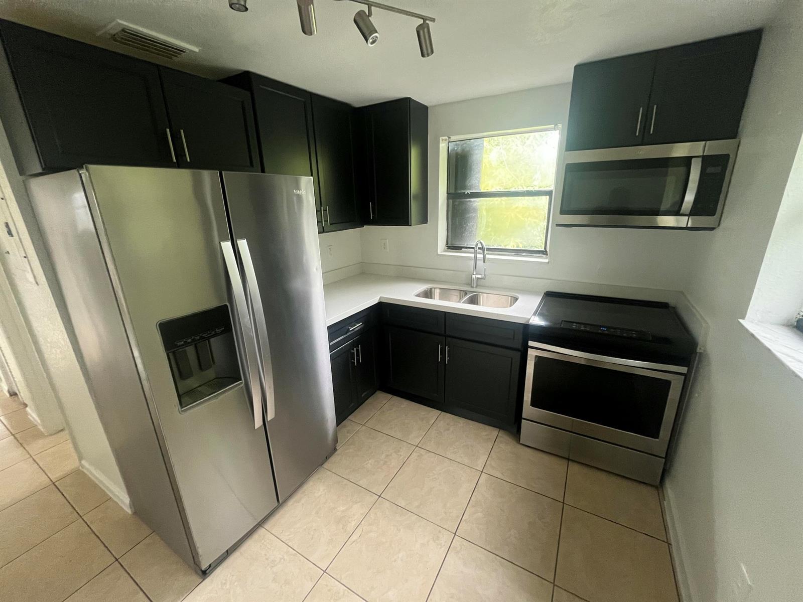 421 NW 7TH Terrace # 1, Fort Lauderdale FL 33311 photo 5