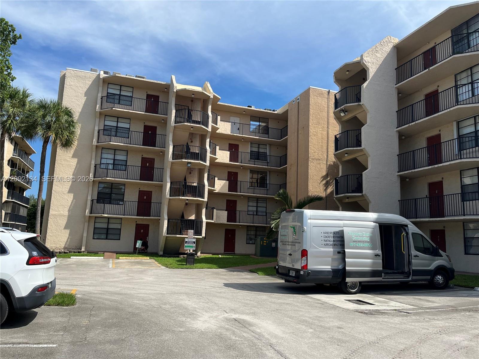 3500 Blue Lake Dr # 401, Pompano Beach FL 33064