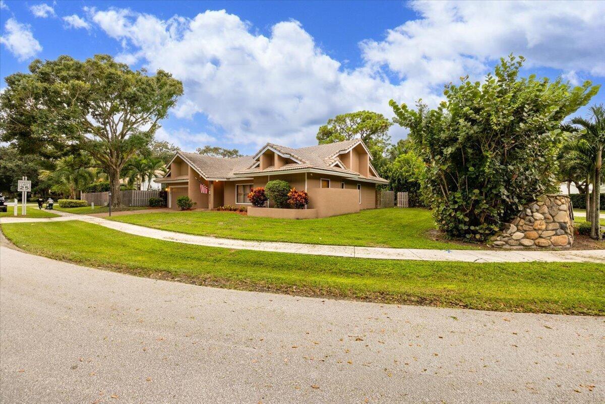 101 TIMBER Lane, Jupiter FL 33458 photo 4