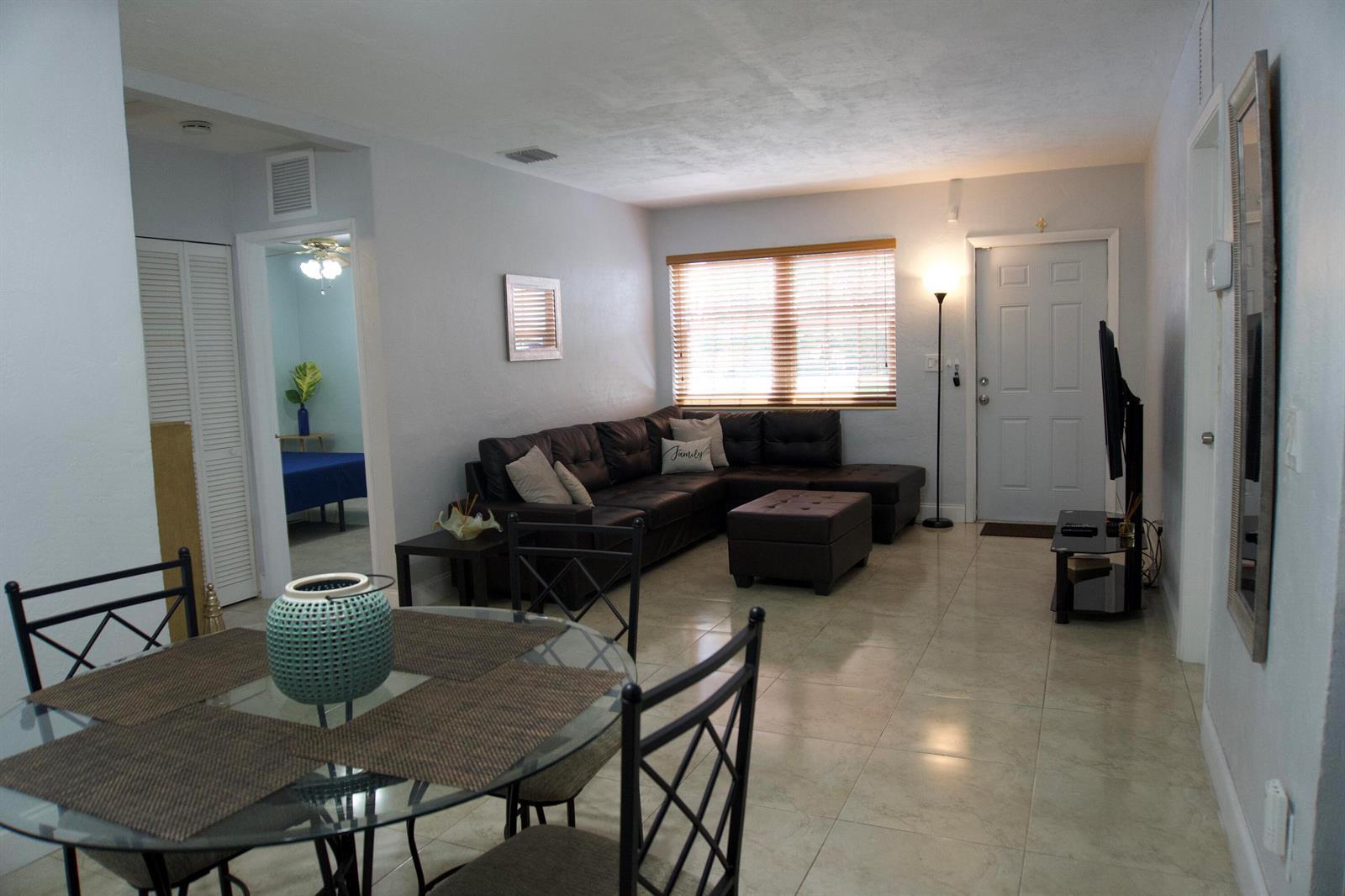 6509 PINES Parkway, Hollywood FL 33023 photo 3