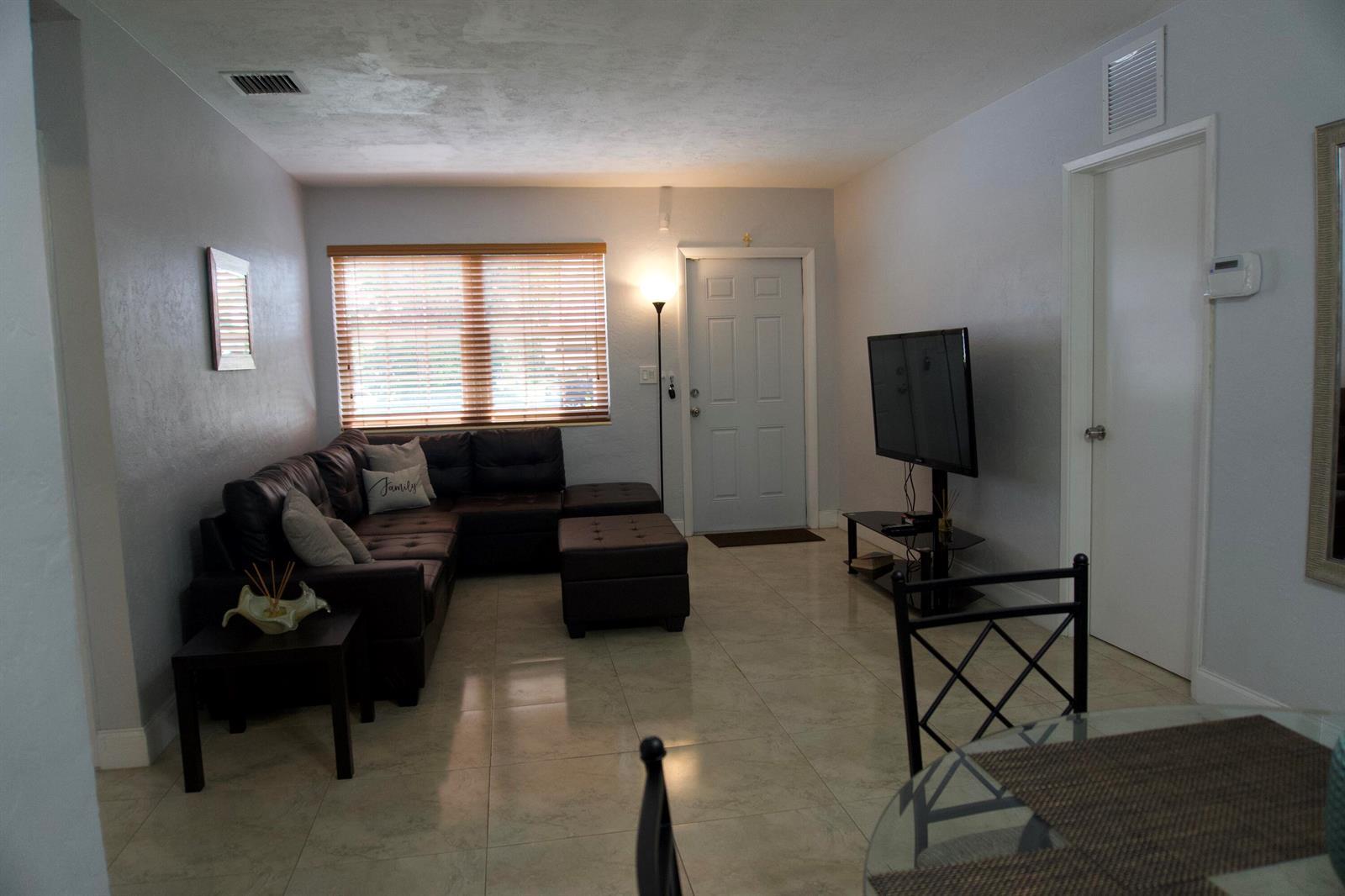 6509 PINES Parkway, Hollywood FL 33023 photo 4