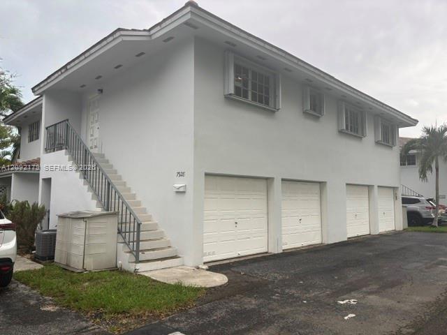 7928 Camino Cir # 8, Miami FL 33143 photo 2