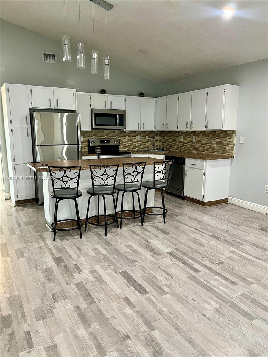 11512 SW 6th St, Sweetwater FL 33174 photo 3