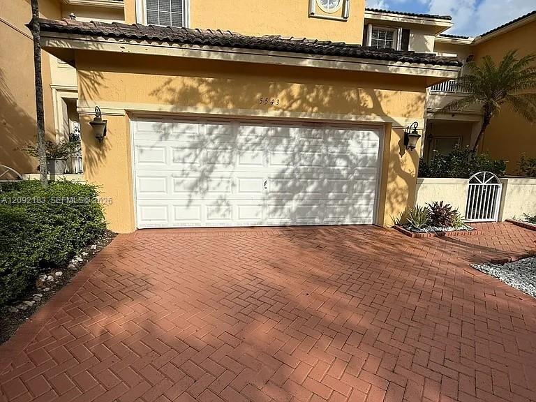 5543 NW 112th Pl, Doral FL 33178