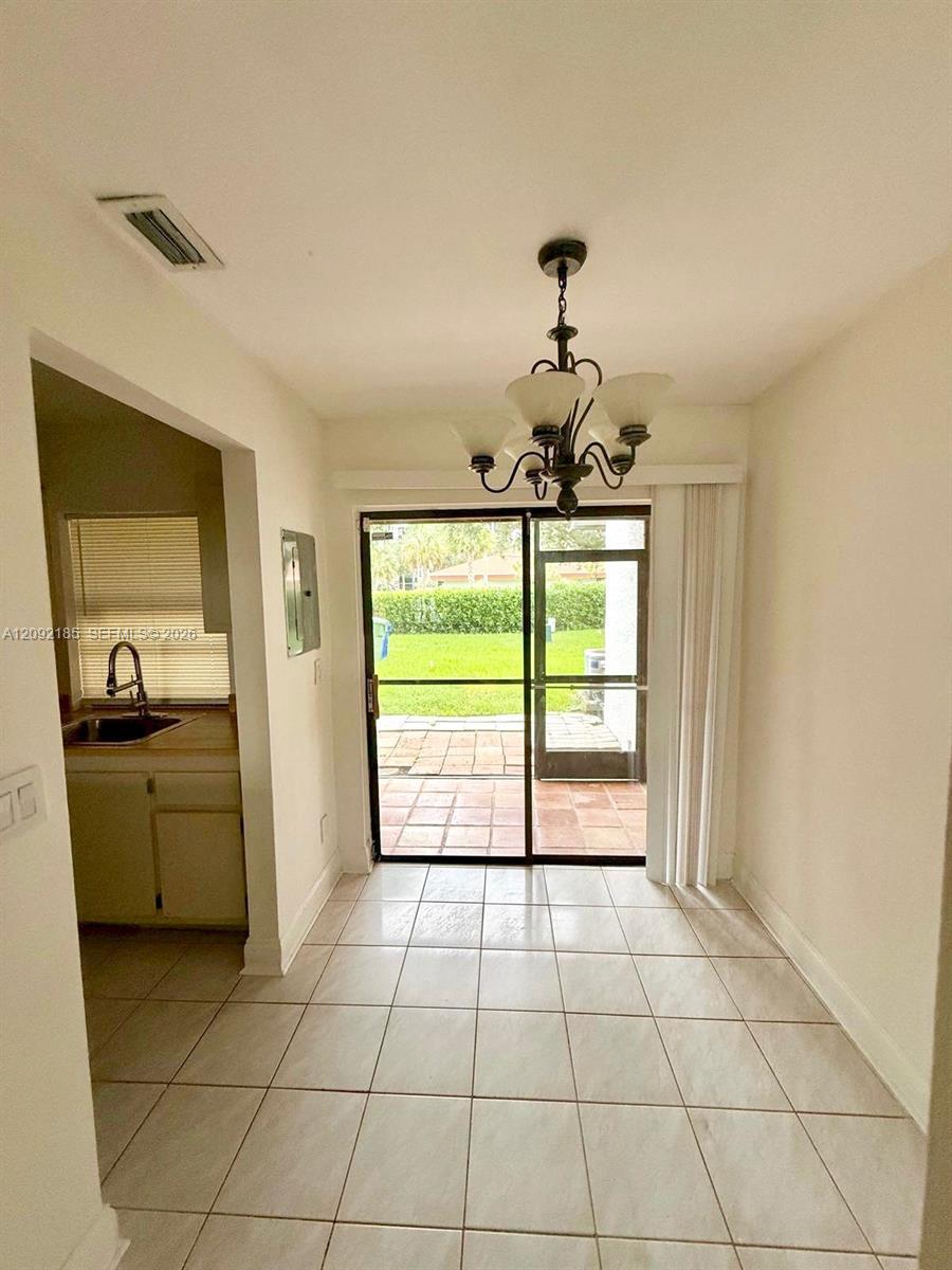 531 NW 103rd Ter, Pembroke Pines FL 33026 photo 5