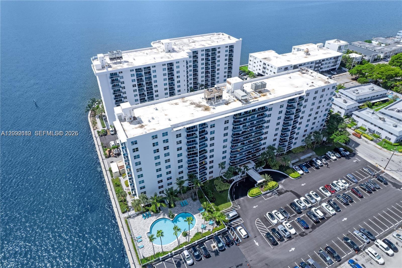 7501 E Treasure Dr # 2M, North Bay Village FL 33141 photo 3