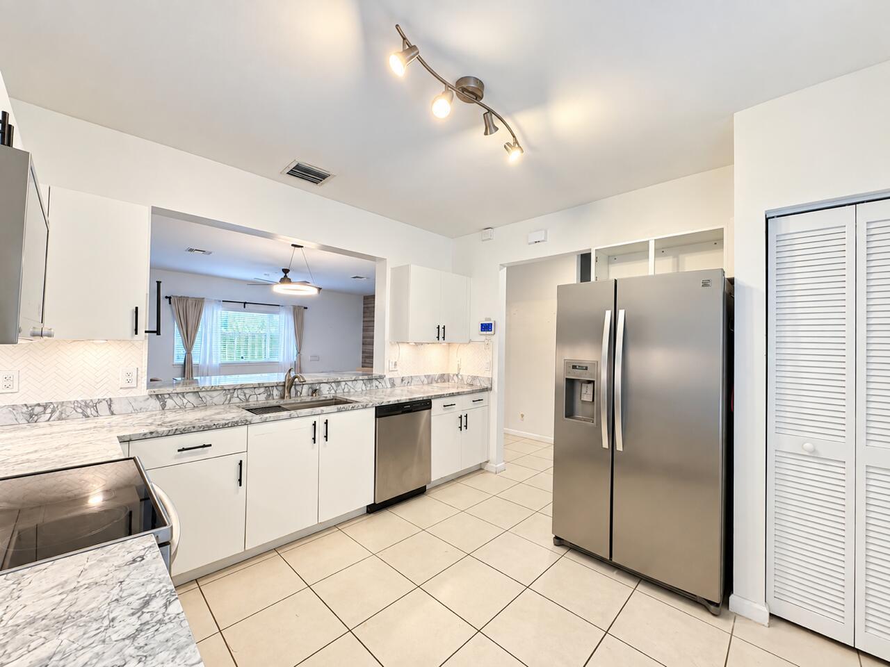 9491 Stanley Lane, Tamarac FL 33321 photo 5