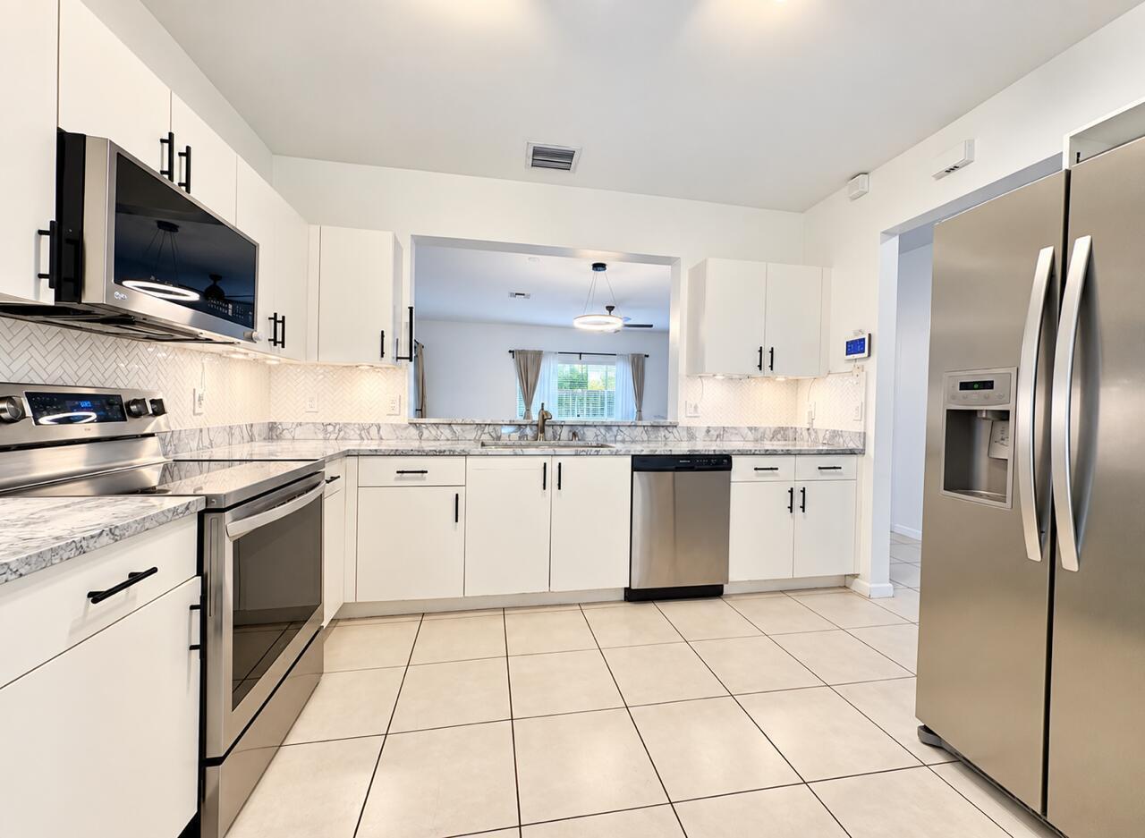 9491 Stanley Lane, Tamarac FL 33321 photo 4