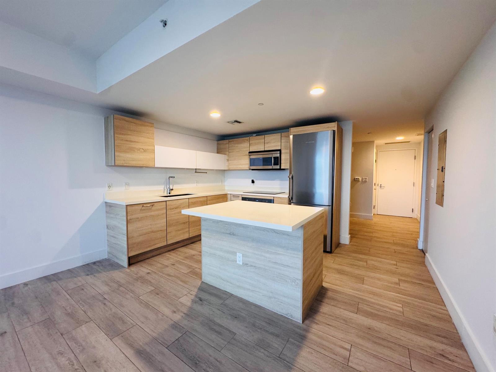 16385 BISCAYNE Boulevard # 1204, North Miami Beach FL 33160 photo 3