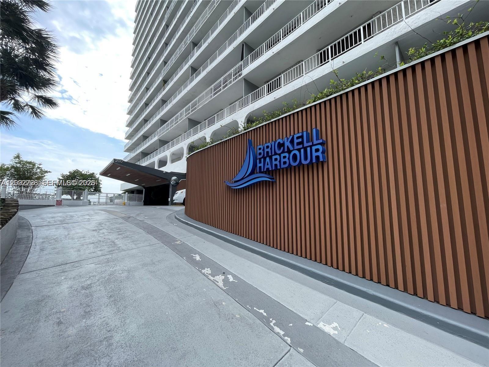 200 SE 15th Rd # 4K, Miami FL 33129 photo 3