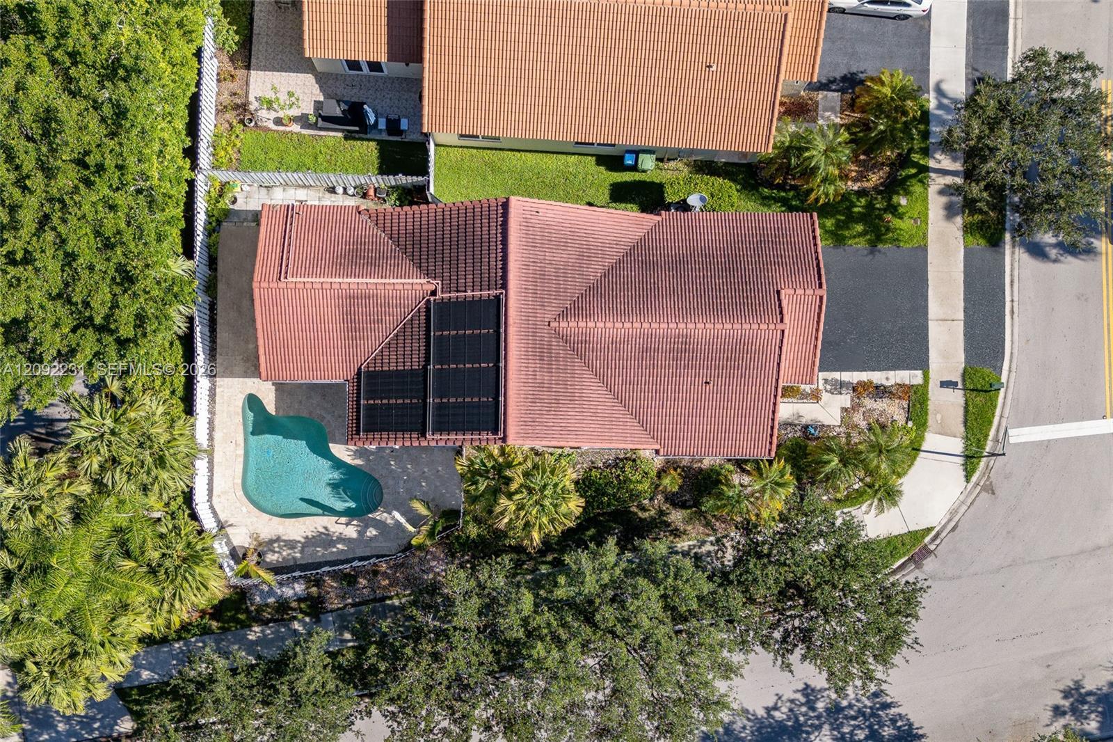 890 San Remo Dr, Weston FL 33326 photo 2