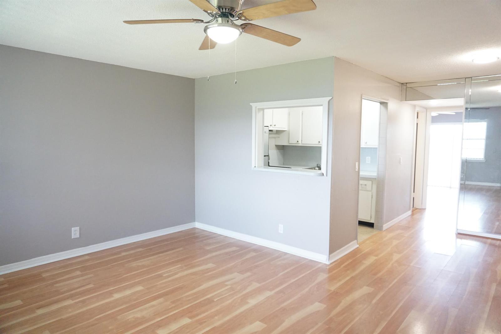 89 Cambridge D, West Palm Beach FL 33417 photo 2
