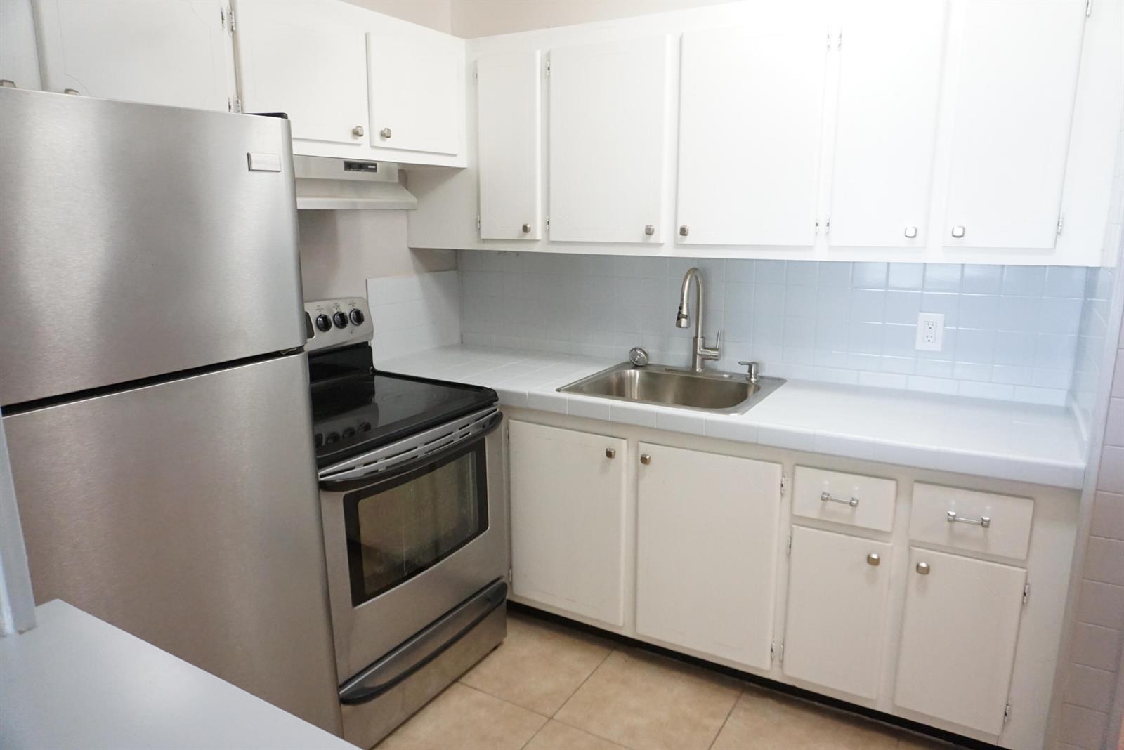 89 Cambridge D, West Palm Beach FL 33417 photo 4