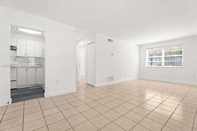 17255 SW 95th Ave # D153, Palmetto Bay FL 33157 photo 2