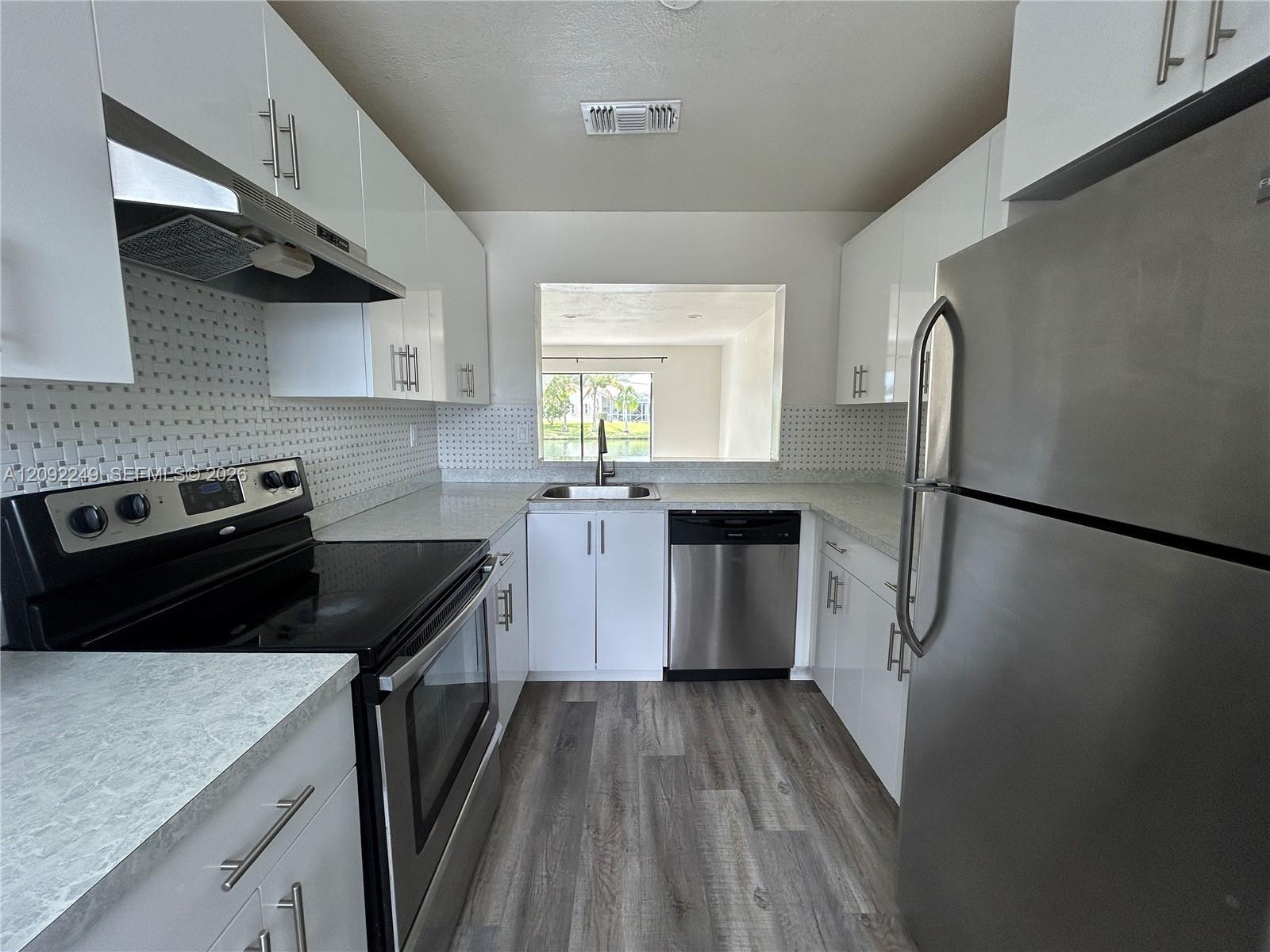 Pembroke Pines, FL 33025 photo 4