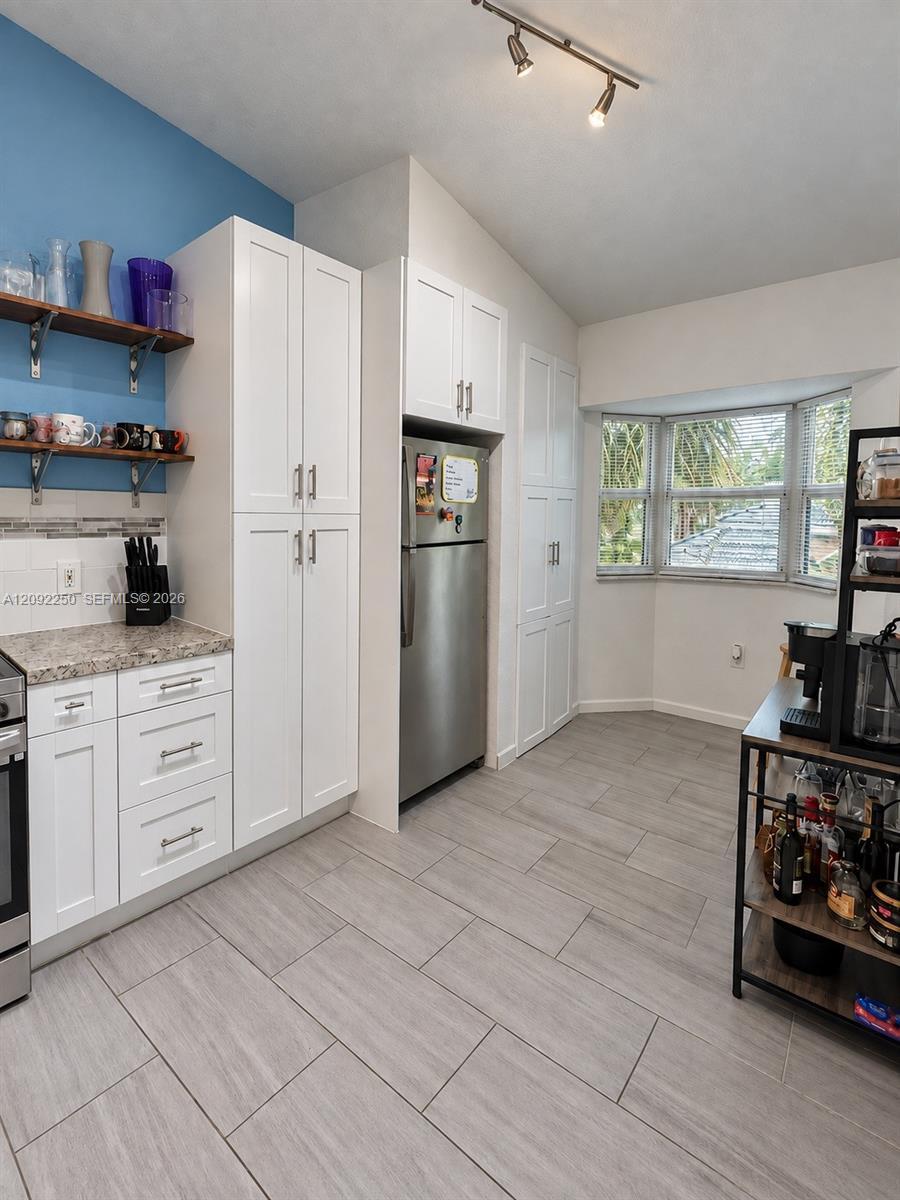 7760 NW 22nd St # 205, Pembroke Pines FL 33024 photo 3