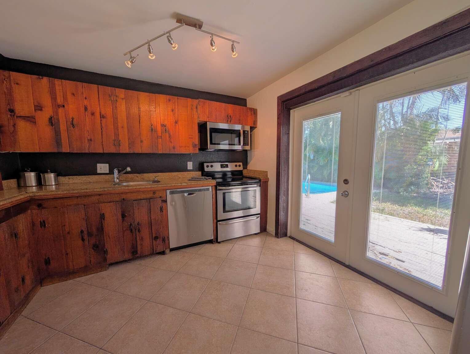 1450 NE 30TH Street, Pompano Beach FL 33064 photo 3