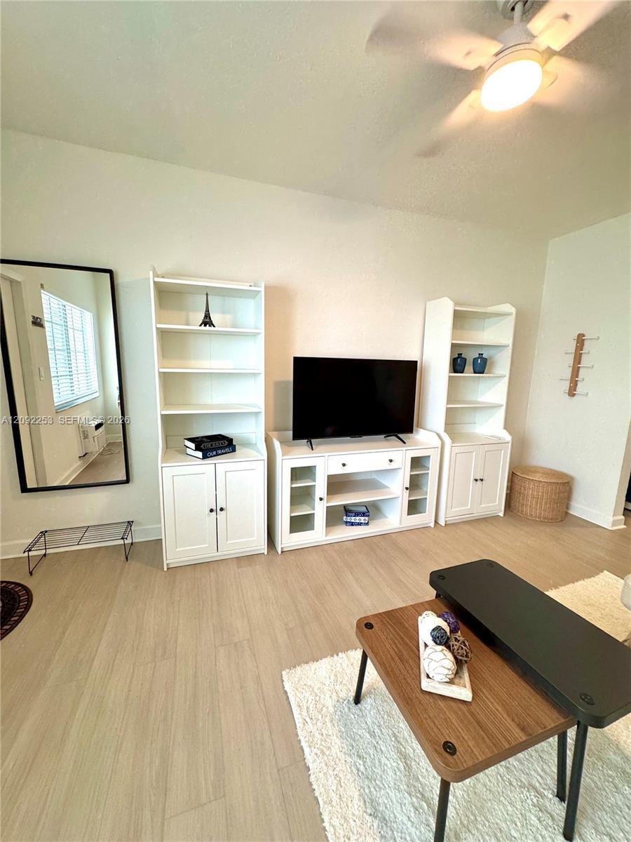 1561 Lenox Ave # 6, Miami Beach FL 33139 photo 2