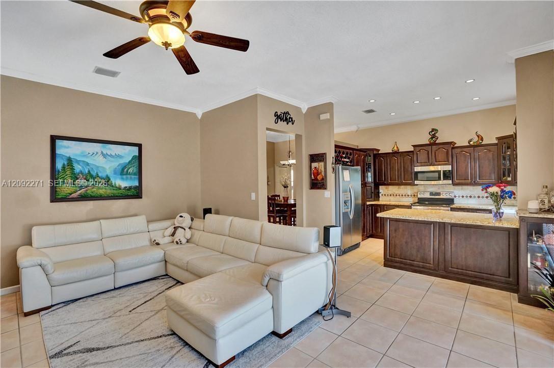 14361 N Royal Cove Cir # 14361, Davie FL 33325 photo 3