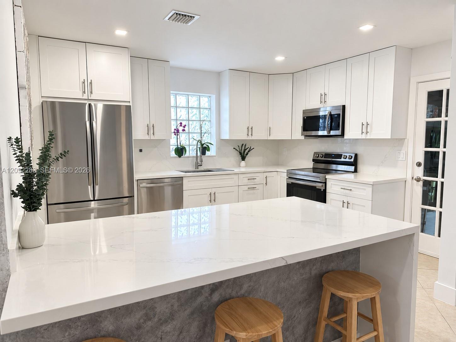 1235 Pierce St, Hollywood FL 33019 photo 3