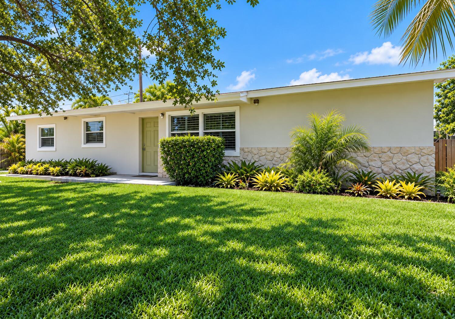 1963 HIGHLAND Drive, North Palm Beach FL 33408