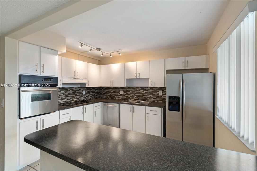 321 Lakeview Dr # 204, Weston FL 33326 photo 3