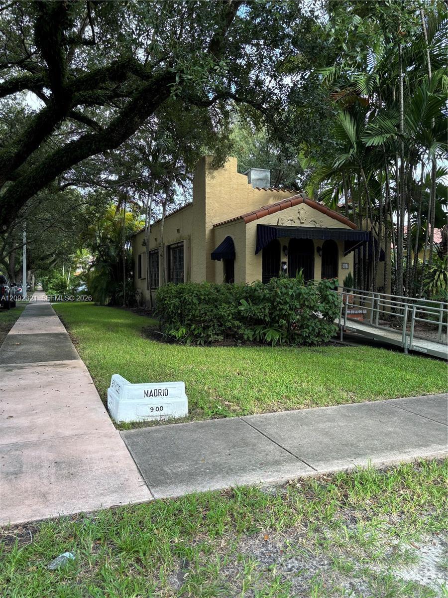 825 Madrid St, Coral Gables FL 33134 photo 2