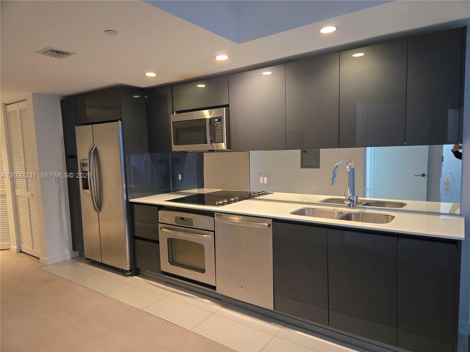 31 SE 6th St # 503, Miami FL 33131 photo 3