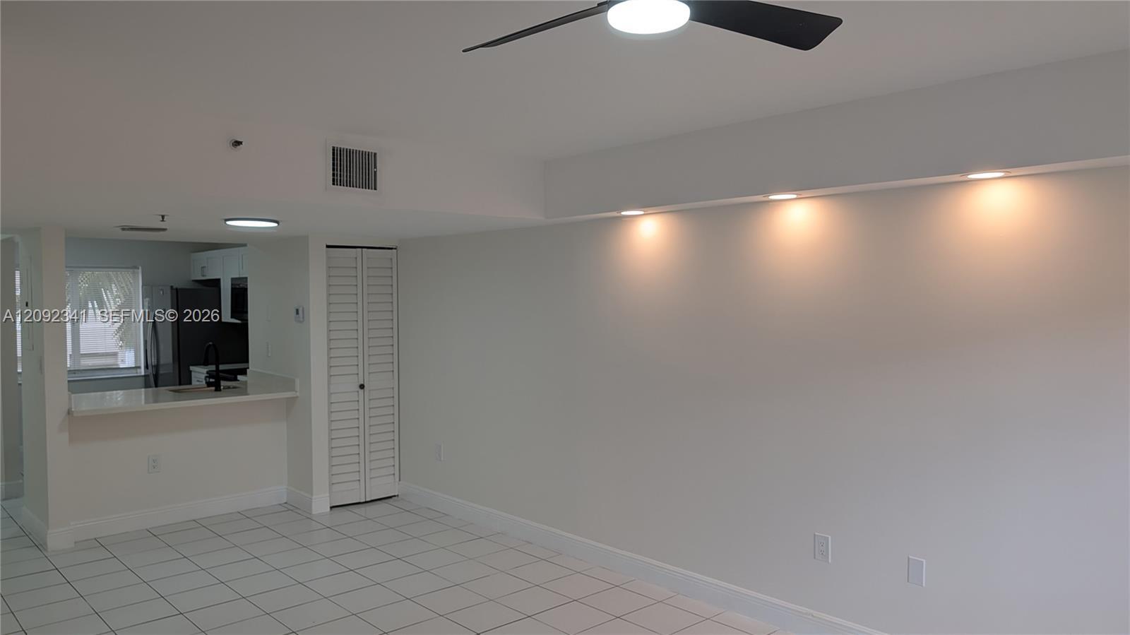 208 Riviera Cir # 10, Weston FL 33326 photo 4