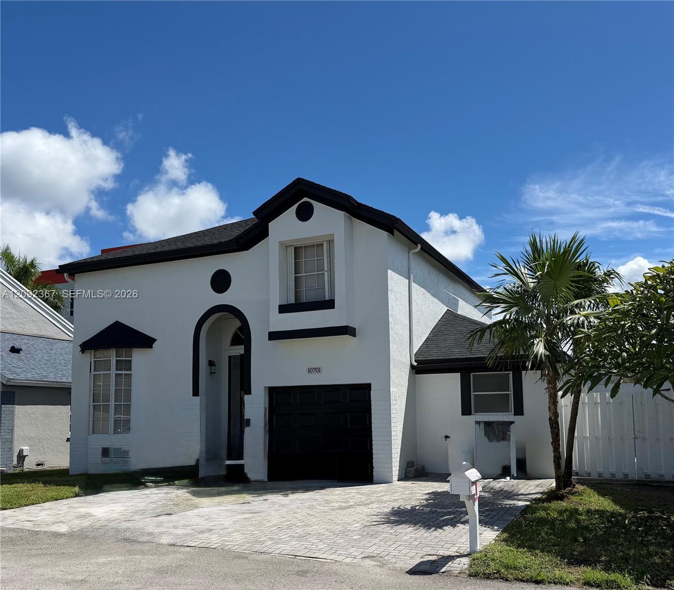 10701 SW 10th Ct, Davie FL 33324